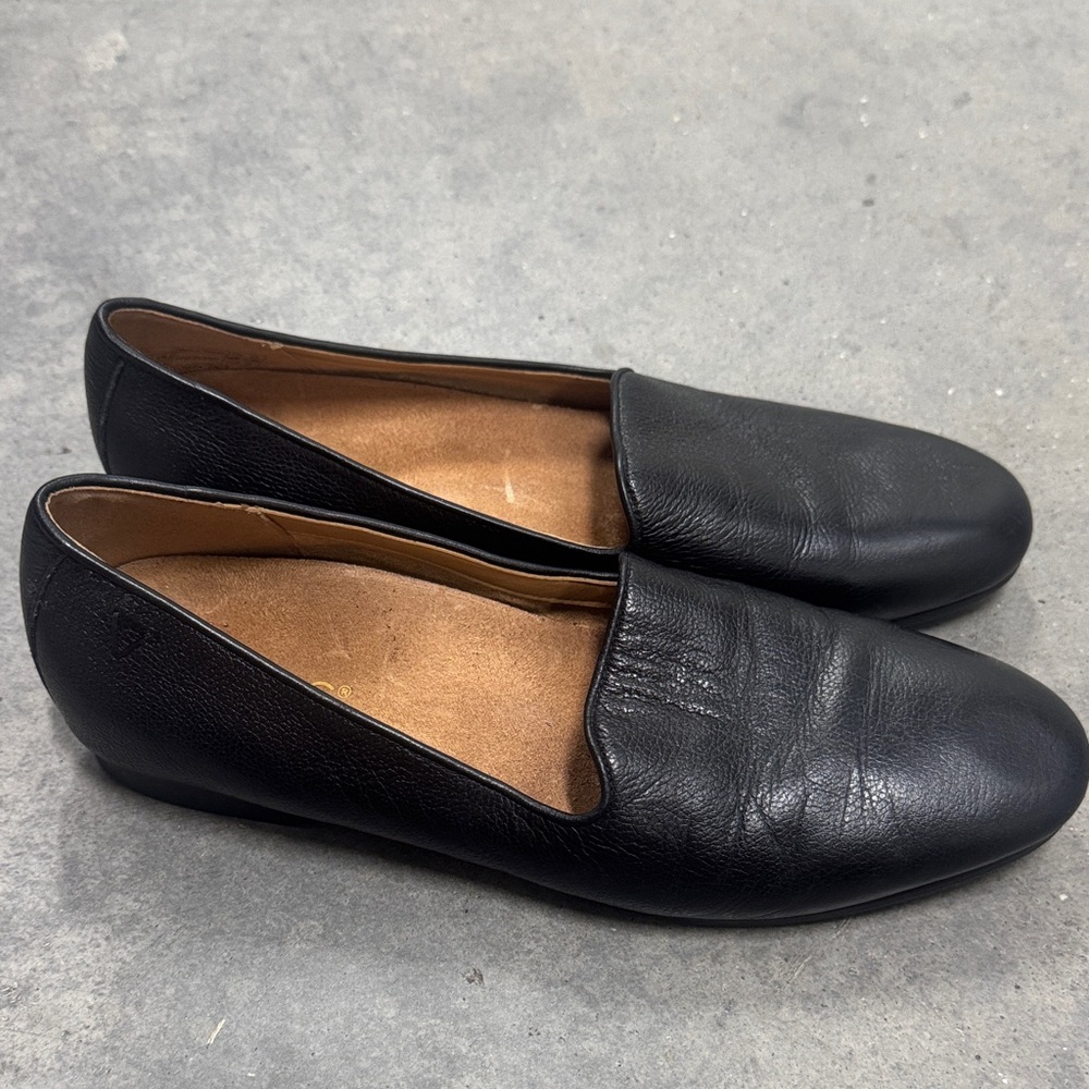 Vionic Black Leather Flats Willa, Size 7